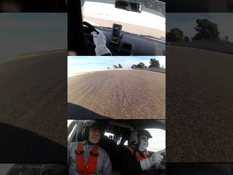 Llevo a mi padre en el coche de carreras donde competiré este año